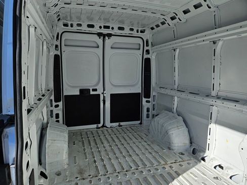 Used 2024 RAM ProMaster 2500 w/ Convenience Group FWD image 13