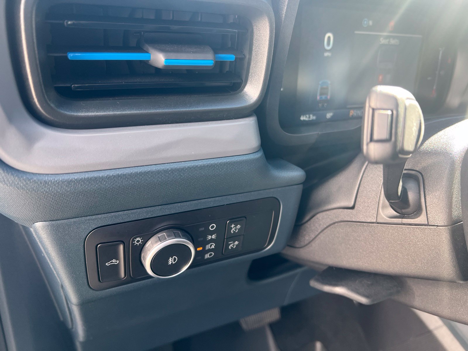 Used 2025 Ford Maverick Lobo AWD/4WD image 18