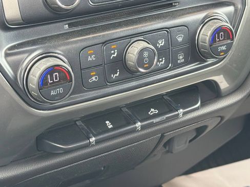 Used 2018 Chevrolet Silverado 1500 LT w/ All Star Edition AWD/4WD image 19