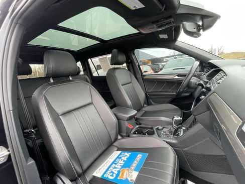 Used 2022 Volkswagen Tiguan SE R-Line image 11
