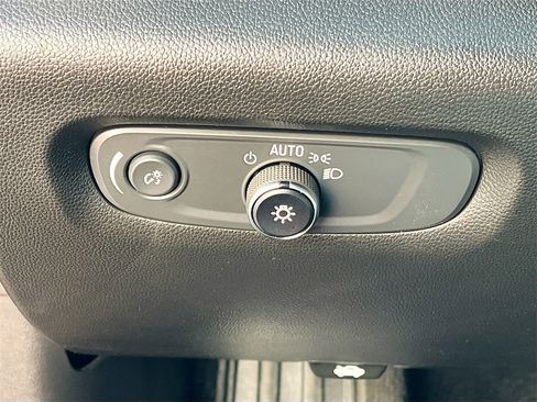 Used 2023 Chevrolet Traverse LT w/ LPO, Floor Liner Package image 10