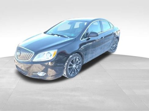 Used 2023 GMC Yukon XL SLT image 1