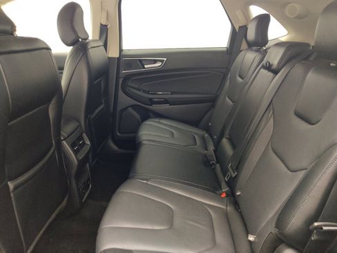 Used 2018 Ford Edge Titanium w/ Ford Safe & Smart Package FWD image 18