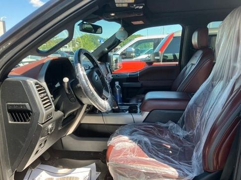 Used 2019 Ford F150 Platinum w/ Equipment Group 701A Luxury AWD/4WD image 18
