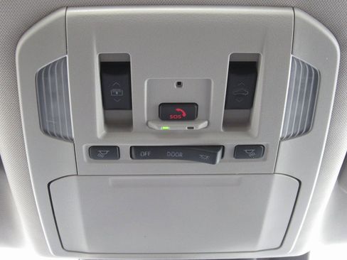 New 2025 Toyota Highlander Platinum image 30