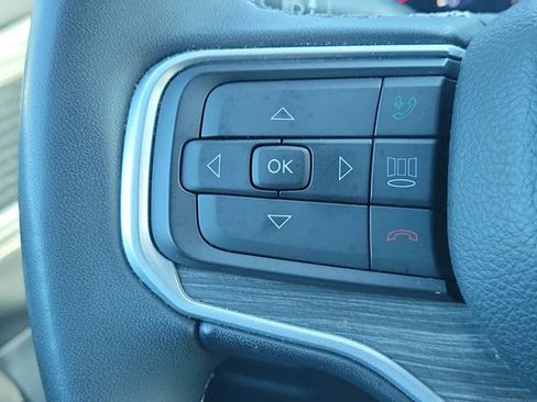 Used 2024 Jeep Wagoneer L Series II RWD image 25