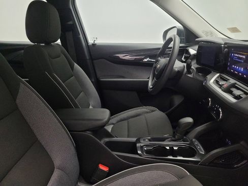 Used 2024 Chevrolet TrailBlazer LS image 21