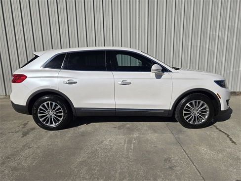 Used 2017 Lincoln MKX Select w/ Select Plus Package image 7