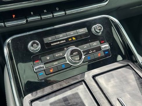 Used 2019 Lincoln Navigator L Reserve image 13