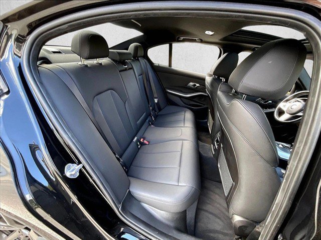 Used 2021 BMW 330i Sedan w/ M Sport Package RWD image 27