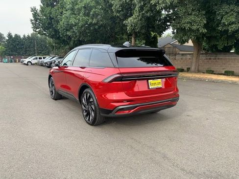 New 2025 Lincoln Nautilus Reserve image 3