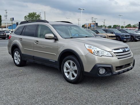 Used 2014 Subaru Outback 2.5i Premium AWD/4WD image 3