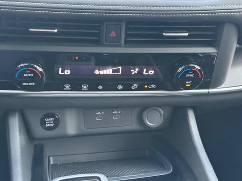 Certified 2025 Nissan Rogue SV FWD image 22
