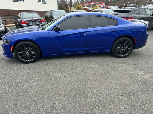 Used 2021 Dodge Charger SXT w/ Blacktop Package image 4