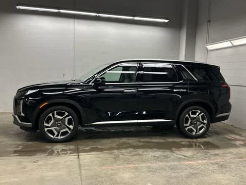 Used 2023 Hyundai Palisade SEL w/ Premium Package AWD/4WD image 2