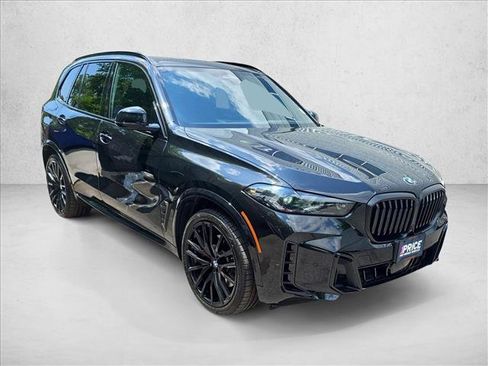 Used 2024 BMW X5 sDrive40i w/ M Sport Package RWD image 3