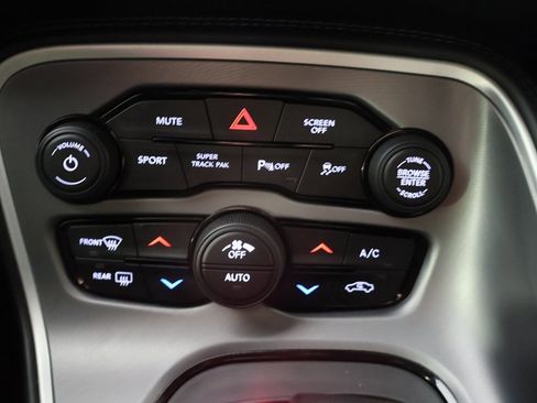 Used 2022 Dodge Challenger R/T w/ Shaker Package image 38