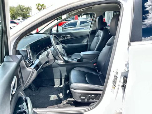 Used 2023 Kia Sportage EX FWD image 2