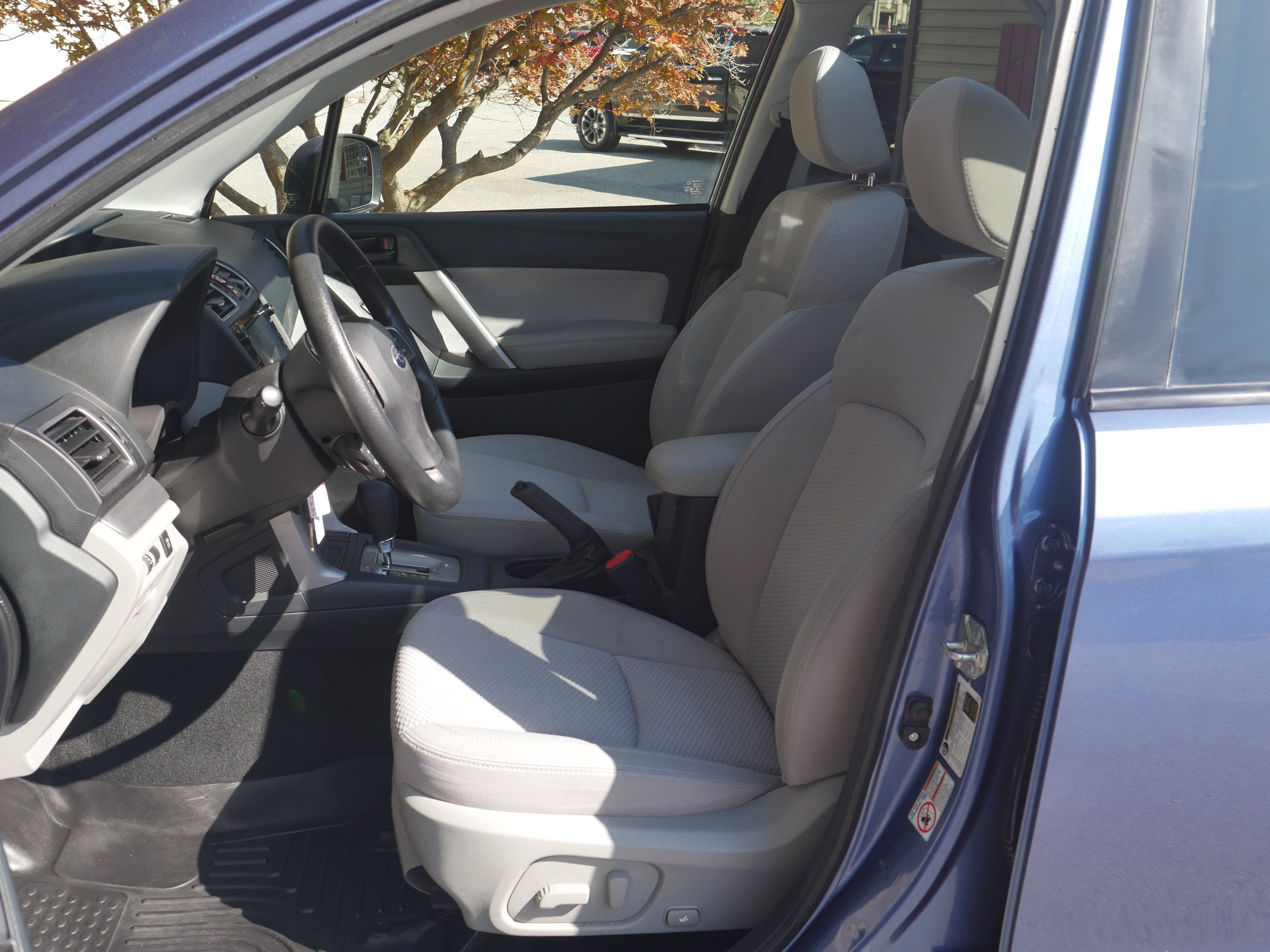 Used 2016 Subaru Forester 2.5i Premium w/ Popular Package #2 AWD/4WD image 3