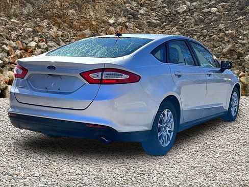 Used 2016 Ford Fusion S image 2