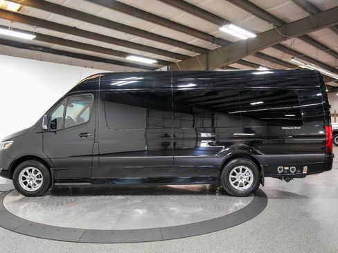 Used 2020 Mercedes-Benz Sprinter 3500 image 10