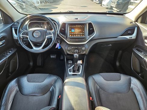Used 2015 Jeep Cherokee Trailhawk AWD/4WD image 29