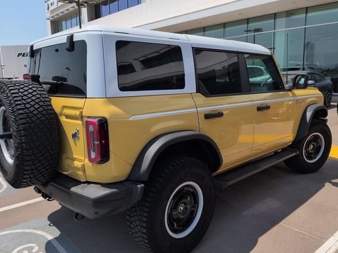Used 2023 Ford Bronco Heritage Edition AWD/4WD image 4
