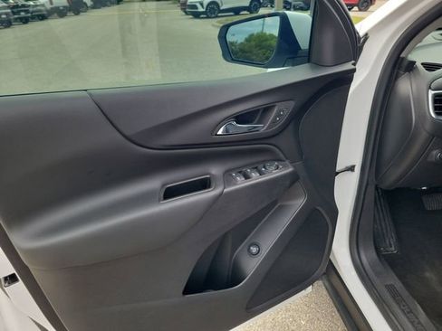 Certified 2024 Chevrolet Equinox LT FWD image 16