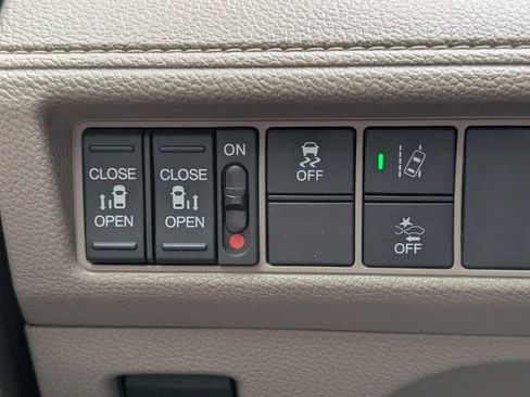 Used 2020 Honda Odyssey EX image 25