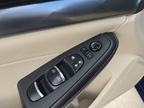 Used 2020 Nissan Maxima 3.5 SV w/ Floor Mat Group FWD image 19