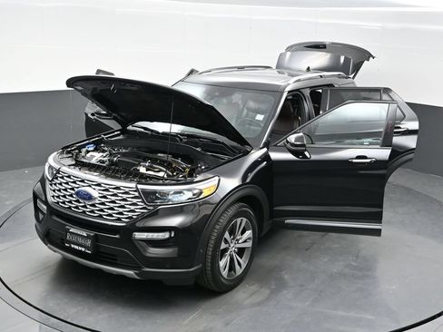 Used 2020 Ford Explorer Platinum w/ Premium Technology Package AWD/4WD image 43