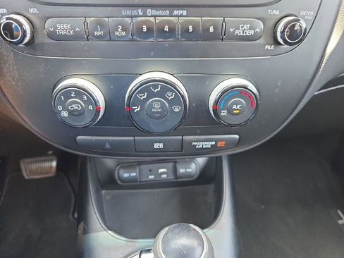 Used 2016 Kia Soul FWD image 23