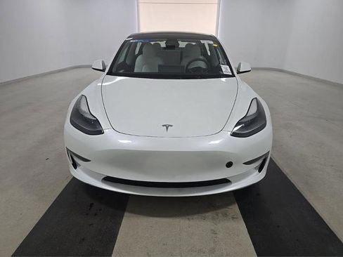 Used 2023 Tesla Model 3 Standard Range RWD image 2