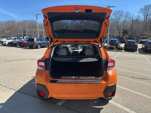 Used 2019 Subaru Crosstrek 2.0i Limited w/ Moonroof Package w/Navigation image 9