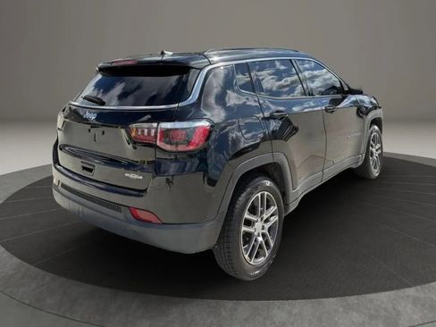 Used 2019 Jeep Compass Latitude FWD image 6