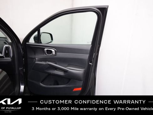 Certified 2025 Kia Sorento EX w/ Panoramic Sunroof Package AWD/4WD image 15