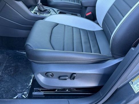 New 2026 Volkswagen Taos SEL image 25