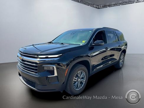 Used 2025 Chevrolet Traverse LT AWD/4WD image 8