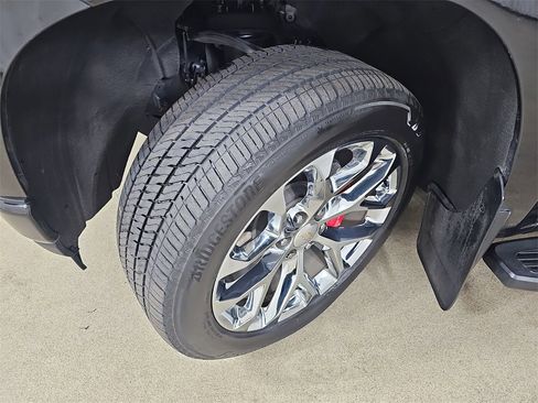 Used 2021 Chevrolet Silverado 1500 High Country image 40