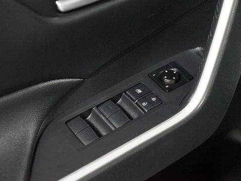 Used 2019 Toyota RAV4 XLE FWD image 30