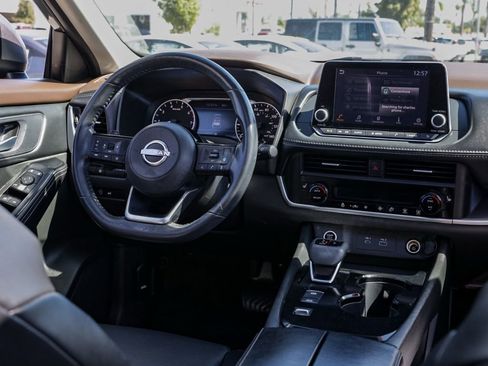 Used 2023 Nissan Rogue SV w/ SV Premium B Package image 23