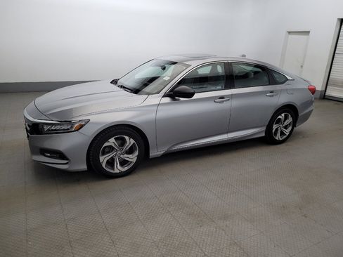 Used 2018 Honda Accord EX image 2