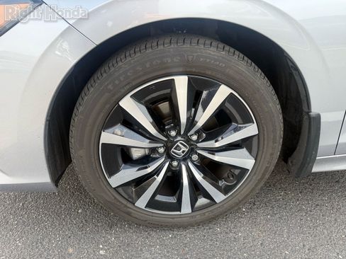 Used 2024 Honda Civic EX image 7