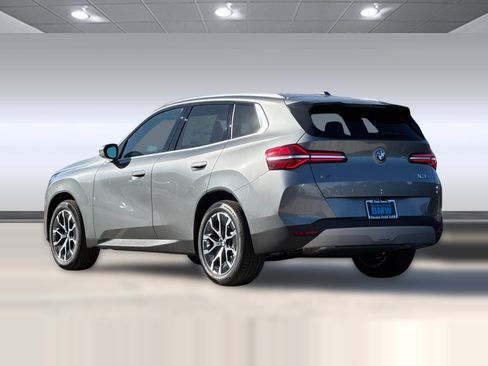 Used 2026 BMW X3 xDrive30 w/ Premium Package image 3