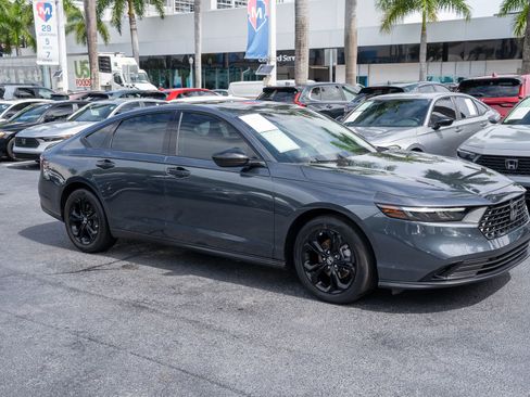 Certified 2025 Honda Accord SE image 3