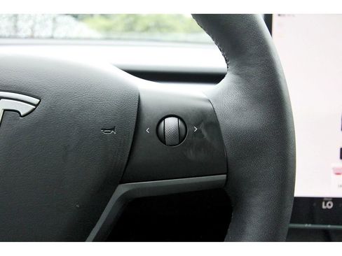 Used 2022 Tesla Model Y Performance AWD/4WD image 18