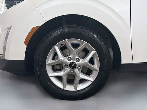 Used 2023 Kia Soul LX w/ LX Technology Package FWD image 29
