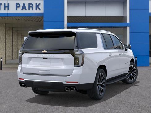 New 2026 Chevrolet Suburban High Country w/ Sun And Tow Package image 4