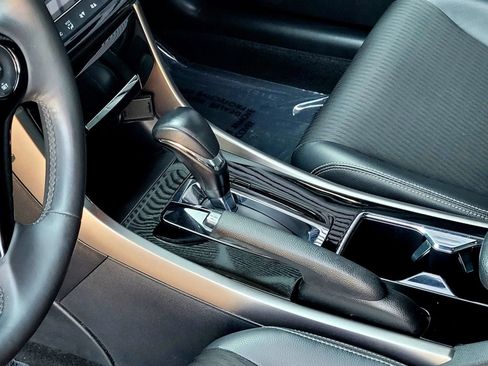 Used 2017 Honda Accord Sport image 24