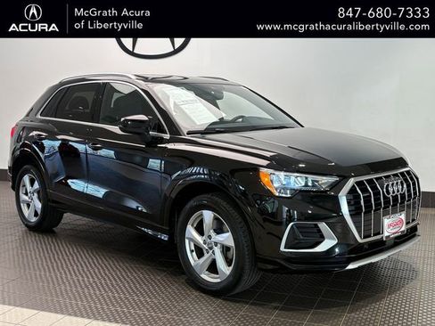 Used 2020 Audi Q3 2.0T Premium w/ Convenience Package AWD/4WD image 1